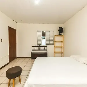 Casa Completa E Bem Localizada Com Design Clássico Florianópolis